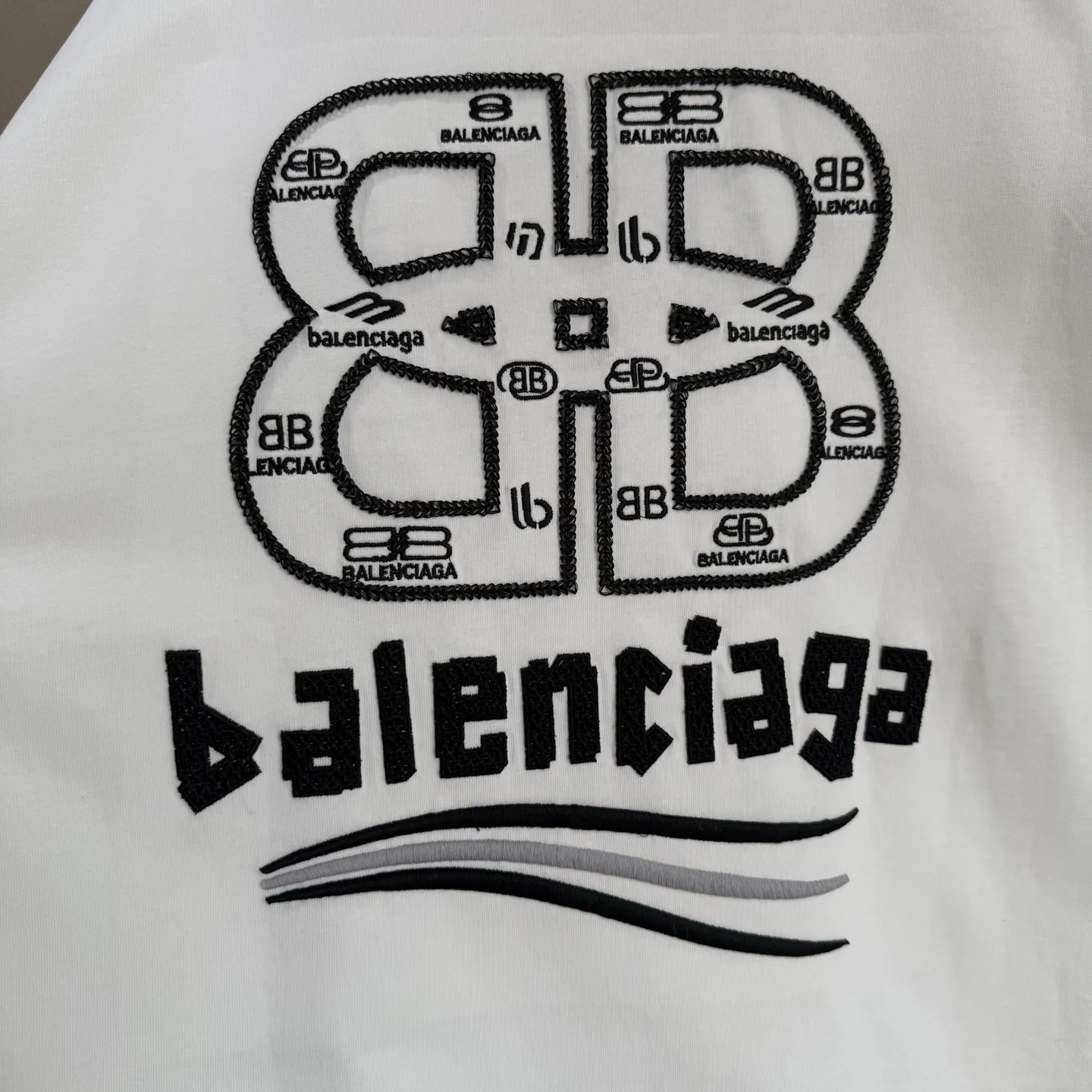 TM 1046 BALENCIAGA ：295 32 ： Hot Sale os 200 ：White Black Size：S M L XL